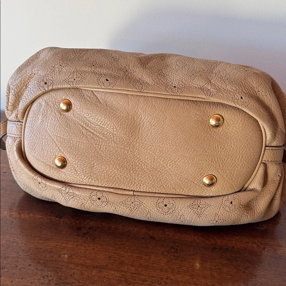 Louis Vuitton Monogram Mahina XS‎ Shoulder bag